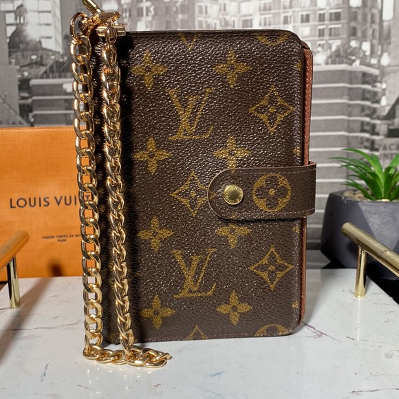 Louis Vuitton Handbags - Authentic Louis Vuitton Porte Papier Monogram Bifold Zippy Wallet